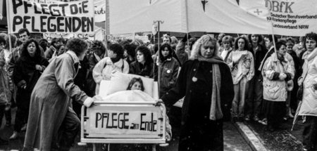 Seit Jahrzehnten Pflegenotstand – und wiederkehrende Proteste. P...