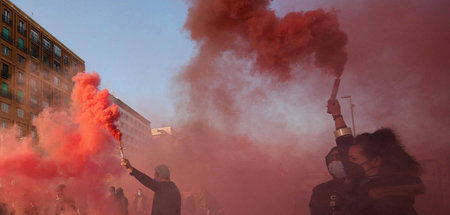 Die Staaten der Euro-Zone müssen investieren. Proteste von Erwer...