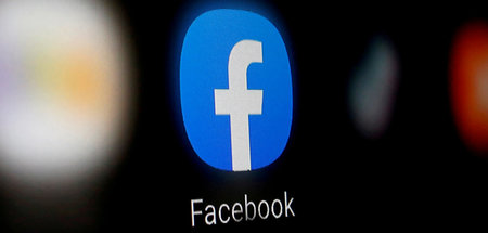 M_RTRMADP_3_HUNGARY-SOCIAL-MEDIA-RESTRICTIONS.JPG