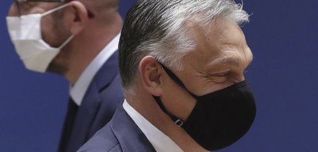 Jetzt trennen sich die Wege: Ungarns Premier Viktor Orban (r.) w...