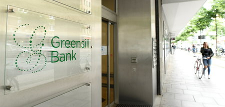 Aussterbende Geldhäuser: Die Banker wurden beim Aufhübschen der ...