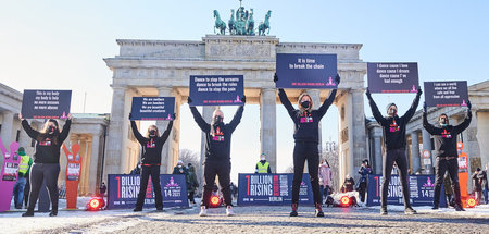 Demonstration gegen die Gewalt an Mädchen und Frauen anlässlich ...