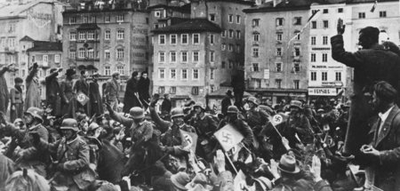 Hurra, die Nazis sind da: Österreich jubelt (Salzburg, 14.3.1938...