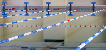 Gefährliche Ruhe: Ein geschlossenes Schwimmbad in Leipzig Gefährliche Ruhe: Ein geschlossenes Schwimmbad in Leipzig