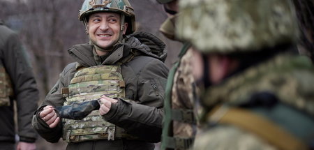 Der ukrainische Präsident Wolodimir Selenskij bei einem Truppenb... Der ukrainische Präsident Wolodimir Selenskij bei einem Truppenb...