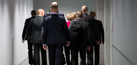 Ursula von der Leyen nach ihrer Befragung zur »Berateraffäre« (B...