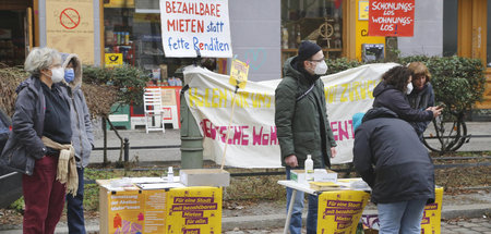 Sammlung von Unterschriften in der Reichenberger Straße in Berli...
