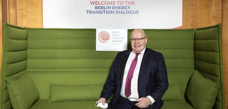 Komfortabel auf grünem Sitzmöbel: Bundeswirtschafts- und Energie...