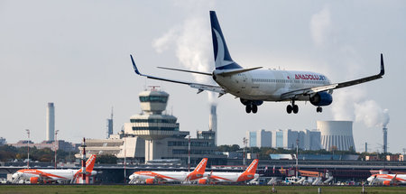 Sollte besser am Boden bleiben: Maschine im Landeanflug auf den ... Sollte besser am Boden bleiben: Maschine im Landeanflug auf den ...