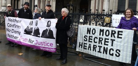Protest in London gegen die Überwachung durch verdeckte Ermittle... Protest in London gegen die Überwachung durch verdeckte Ermittle...