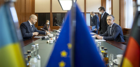 Alte Ostpolitik: Ministerpräsident Denis Schmygal (l.) und Außen...