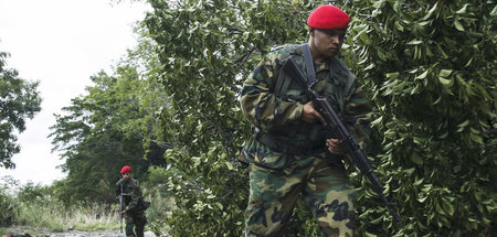 Venezolanische Soldaten an der Grenze zu Kolumbien im Bundesstaa...