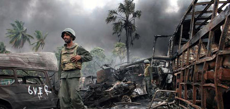 In der Kriegszone: Srilankische Soldaten nach dem Sieg über die ...