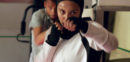 Jordaniens Frauen schlagen zurück: »Kopftuch und Boxhandschuhe«