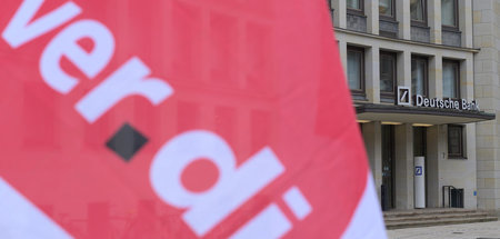 Warnstreiks_bei_Bank_67744671.jpg