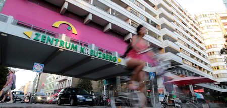 Der Bestand an Sozialwohnungen wie am Kottbusser Tor in Berlin w... Der Bestand an Sozialwohnungen wie am Kottbusser Tor in Berlin w...