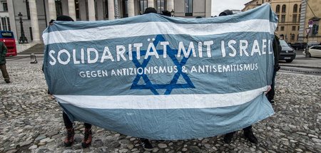 Sind Antizionismus und Antisemitismus dasselbe? Insbesondere von...