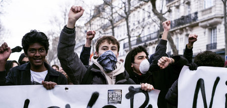 »Die ganze Welt hasst die Polizei«: Demonstration gegen die soge...