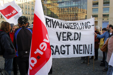 Protest von Charite-Beschäftigten im Oktober 2005 Protest von Charite-Beschäftigten im Oktober 2005