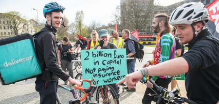 Protest: Gegen Lohndumping beim britischen Essenslieferanten Del...