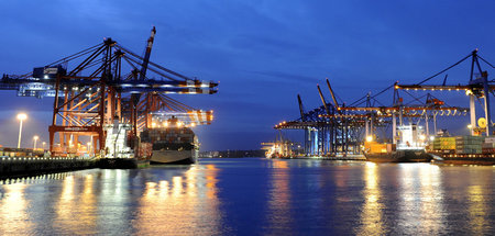 Containerschiffe_im_23473401.jpg
