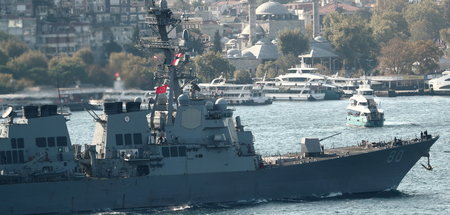 Noch am 2. Oktober 2020 passierte der US-Zerstörer »USS Roosevel...
