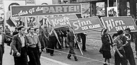 Was ist die Partei? SED-Demonstration in Görlitz (undatiert)