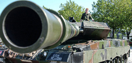 Der Kampfpanzer »Leopard 2« des Rüstungskonzerns Krauss-Maffei W...