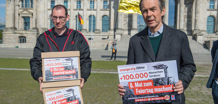 Florian Gutsche, Bundessprecher der VVN/BdA, und Hans Coppi jr.,... Florian Gutsche, Bundessprecher der VVN/BdA, und Hans Coppi jr.,...