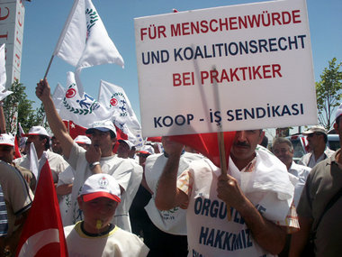 Die türkische Einzelhandelsgewerkschaft koop-is versucht seit lä...