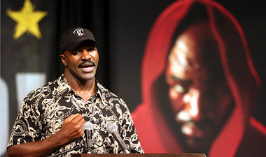 Kann Evander Holyfield überhaupt Rad fahren?