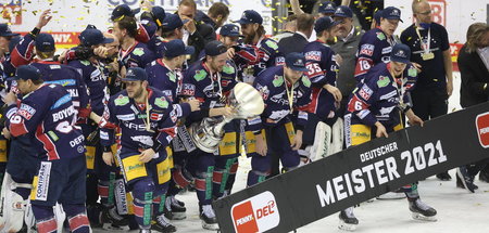 Nach einer besonderen Saison: Eisbären Berlin feiern den Meister...