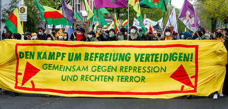 Kraftvolle Demonstration am Tag der Befreiung in Berlin gegen Po...