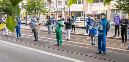 Lassen nicht locker: Klinikbeschäftigte verlangen bessere Jobbed...