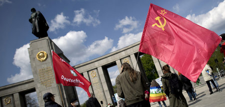 Dank den Befreiern: Gedenkversammlung am Sonnabend vor dem Sowje... Dank den Befreiern: Gedenkversammlung am Sonnabend vor dem Sowje...