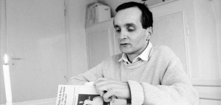 Raimund Hoghe (1949–2021) Raimund Hoghe (1949–2021)