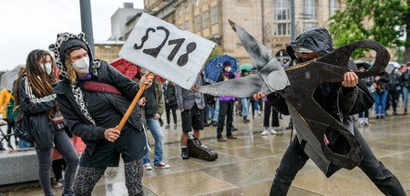 Kampf mit allen Mitteln: Protest gegen den Strafrechtsparagraphe...