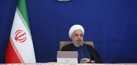 Irans Staatschef Hassan Rohani nimmt von Teheran aus an den Gesp...
