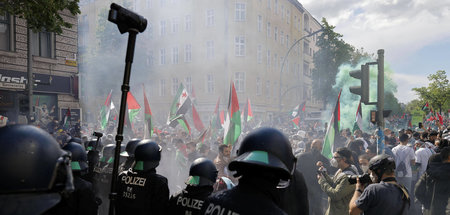 Eine propalästinensische Demonstration war in Berlin-Neukölln vo...