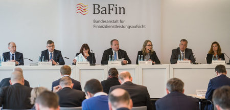 Das Blaue vom Himmel soll her: Jahrespressekonferenz der Bafin i...