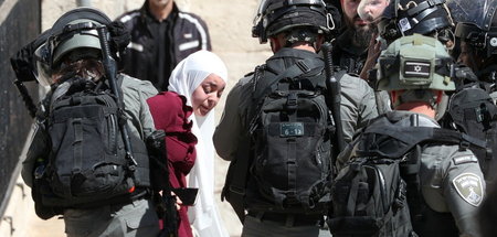 Israelische Einsatzkräfte verhaften Demonstrierende am Damaskust...
