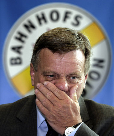 Kommt er, oder kommt er nicht? Bahn-Chef Hartmut Mehdorn Kommt er, oder kommt er nicht? Bahn-Chef Hartmut Mehdorn