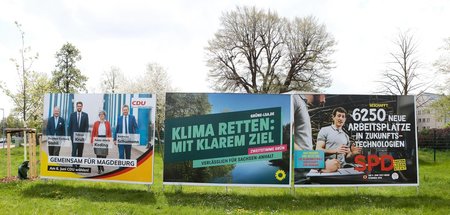 Nah beieinander: Wahlplakate von CDU, Grünen und SPD in Magdebur... Nah beieinander: Wahlplakate von CDU, Grünen und SPD in Magdebur...
