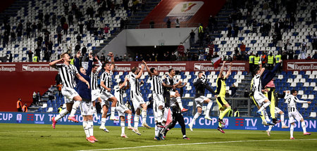 Zum 14. Mal: Juventus Turin feiert den Sieg gegen Atalanta Berga... Zum 14. Mal: Juventus Turin feiert den Sieg gegen Atalanta Berga...