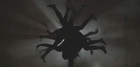 Eine traditionelle Manege sucht man bei den Handakrobaten von »R...