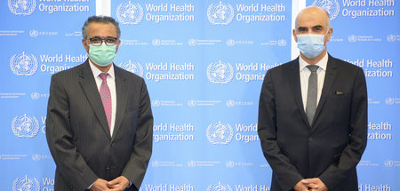 Tedros Adhanom Ghebreyesus (l.), Generaldirektor der WHO, verlan... Tedros Adhanom Ghebreyesus (l.), Generaldirektor der WHO, verlan...