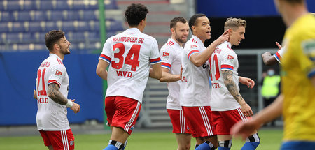 Sie kriegen ihn einfach nicht mehr hoch: Die HSV-Spieler haben i...