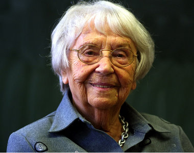 Die Schriftstellerin Elfriede Brüning Die Schriftstellerin Elfriede Brüning