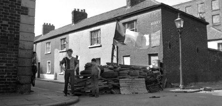 Eine Straßenbarrikade in der Boomer Street