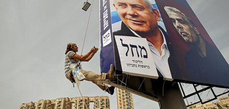 Dauerzustand in Israel: Wahlwerbung von Premier Netanjahu und He...
